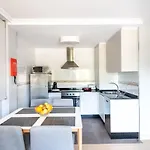 Ma Maisons & דירה